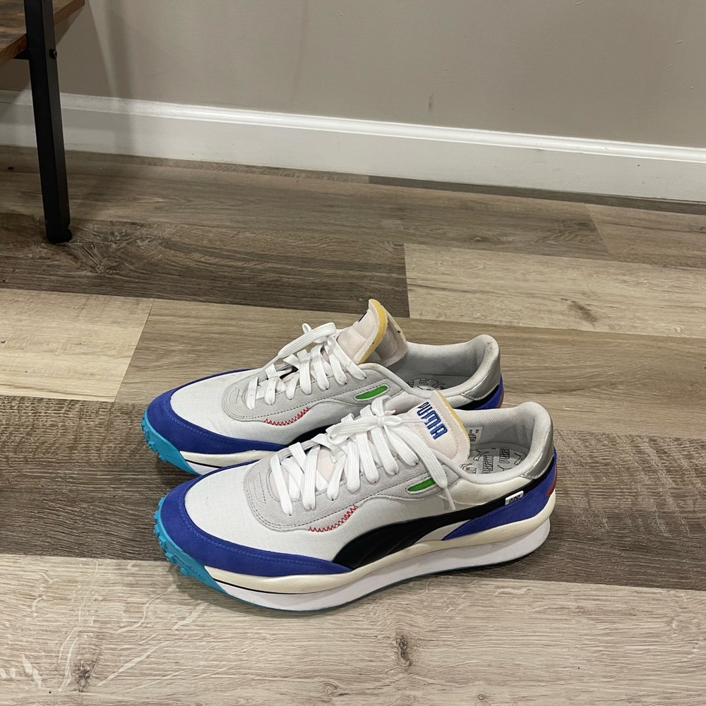 PUMA SNEAKERS